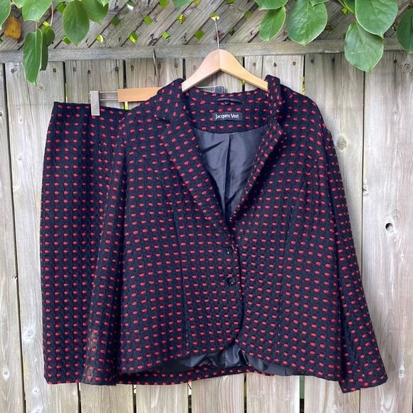 Elegant Red and Navy Women's Skirt Set - Picture 16 of 16